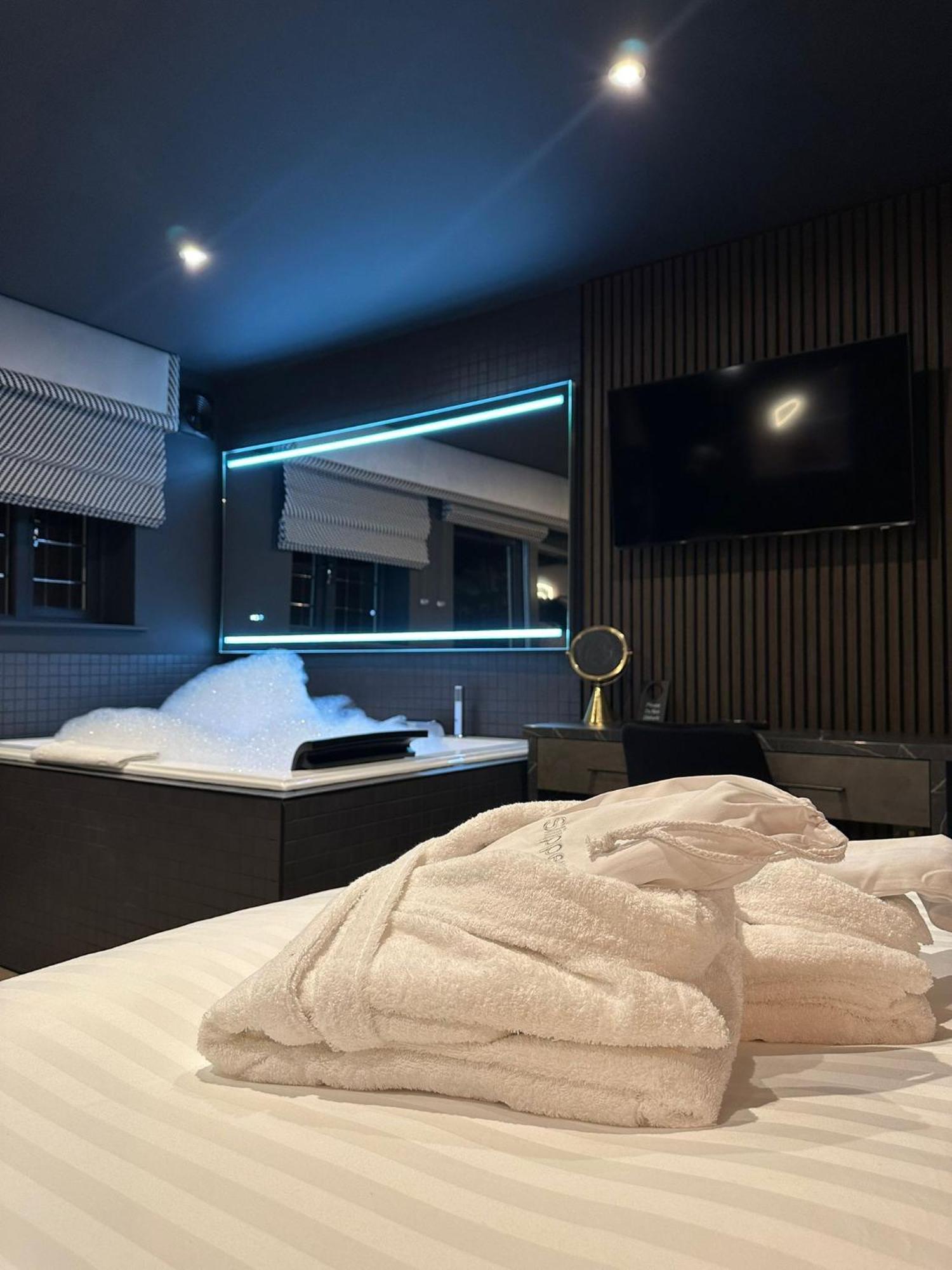 Secret Suites Lancaster Buitenkant foto